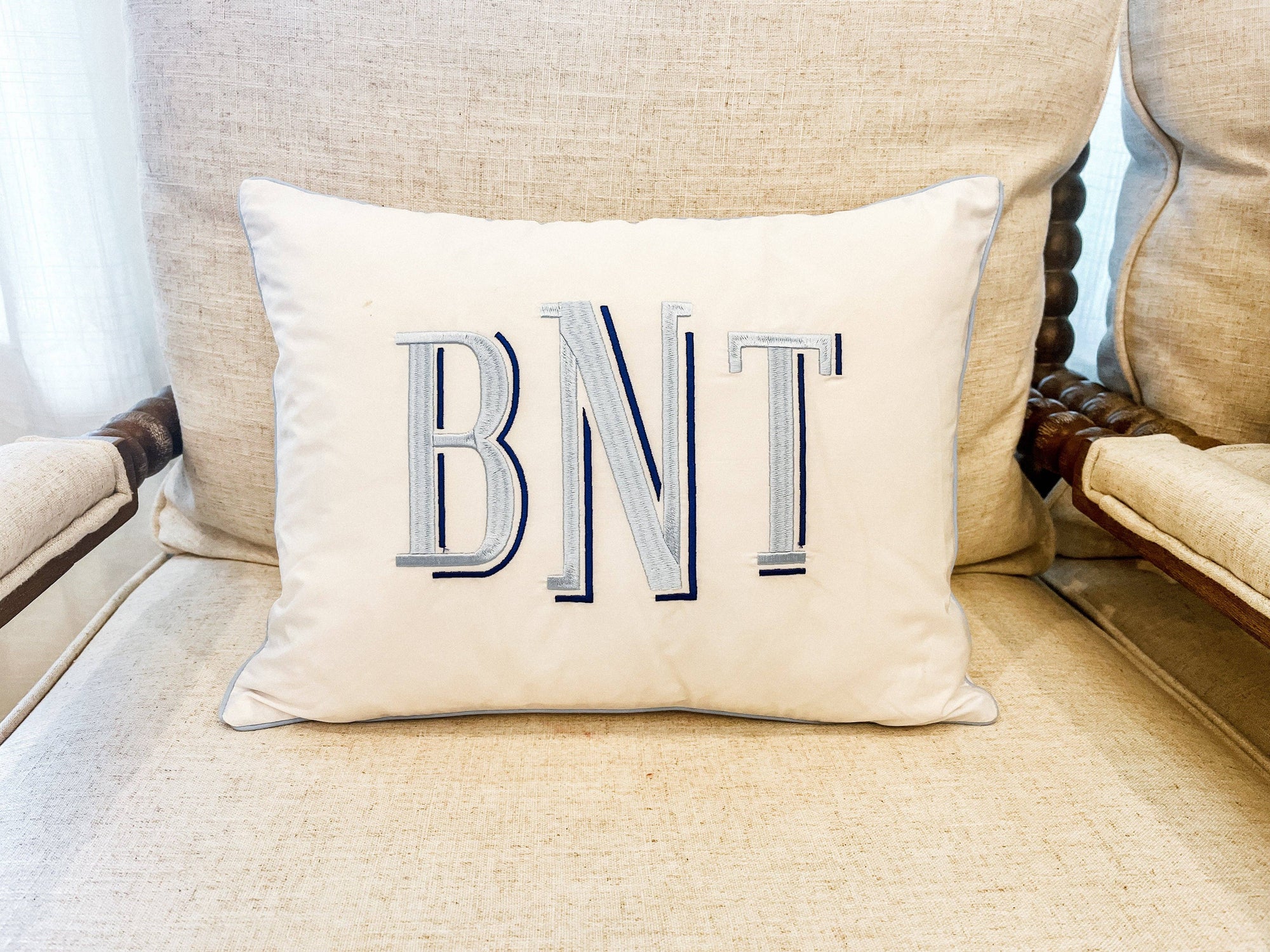Pillowcase - Piping Edge Cotton: Navy trim / 12”x16”