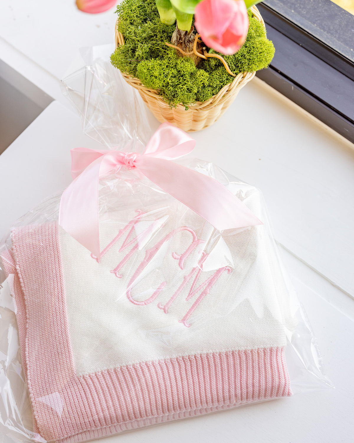 Personalized Knit Blanket with Border (Multiple Colors)