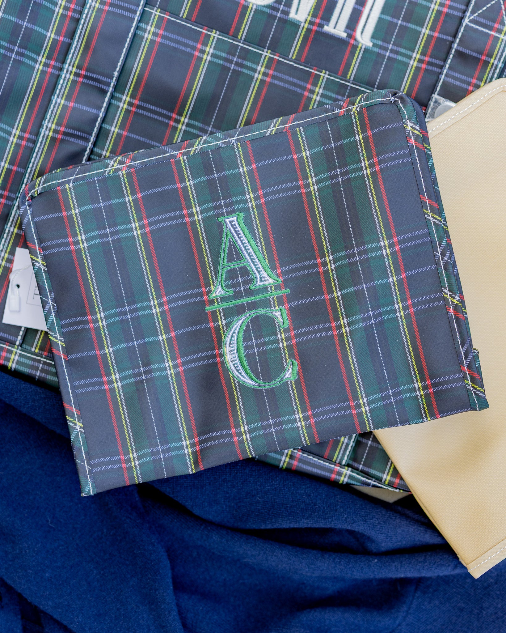 Cambridge Plaid TRVL Medium Roadie